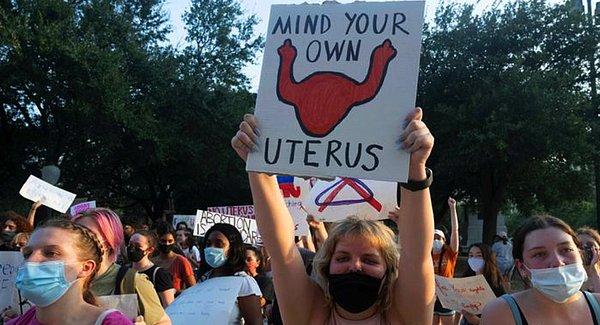 Rapor, kliniklerin yüzde 71'inin, kürtaj hakkında yanıltıcı iddialar da dahil olmak üzere, insanları çekmek için aldatıcı yöntemler kullandığını buldu.