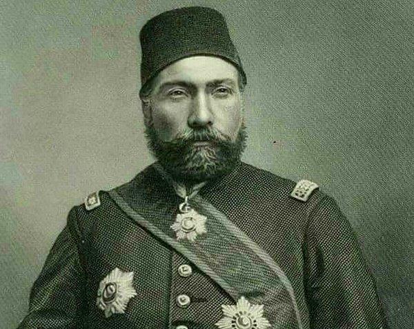 Ardından 11 yıl boyunca görev uğruna oradan oraya gezer Osman Paşa.1868'de Yemen'de savaşır ve tuğgeneralliğe yükselir. Ancak oranın havasına alışamaz ve 1871'de İstanbul'a döner.
