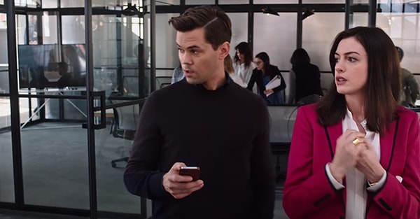 8. "Стажер" - учит, если ваш парень изменяет вам, потому что он не может устоять перед тем, насколько вы успешны, значит это ваша вина, и вы должны простить его