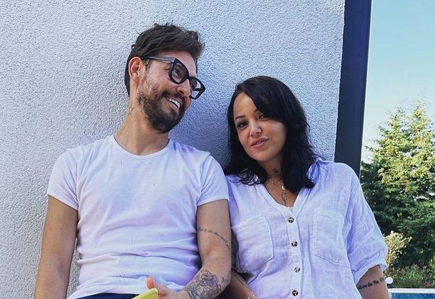 Aldığımız haberlere göre MasterChef yarışmasının sempatik İtalyan şefi Danilo Zanna, 9 yıllık eşi Tuğçe Demirbilek’ten boşanıyor!
