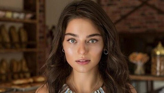 Ayça Ayşin Turan'ın Estetiksiz Hali Görenleri Şaşırttı!