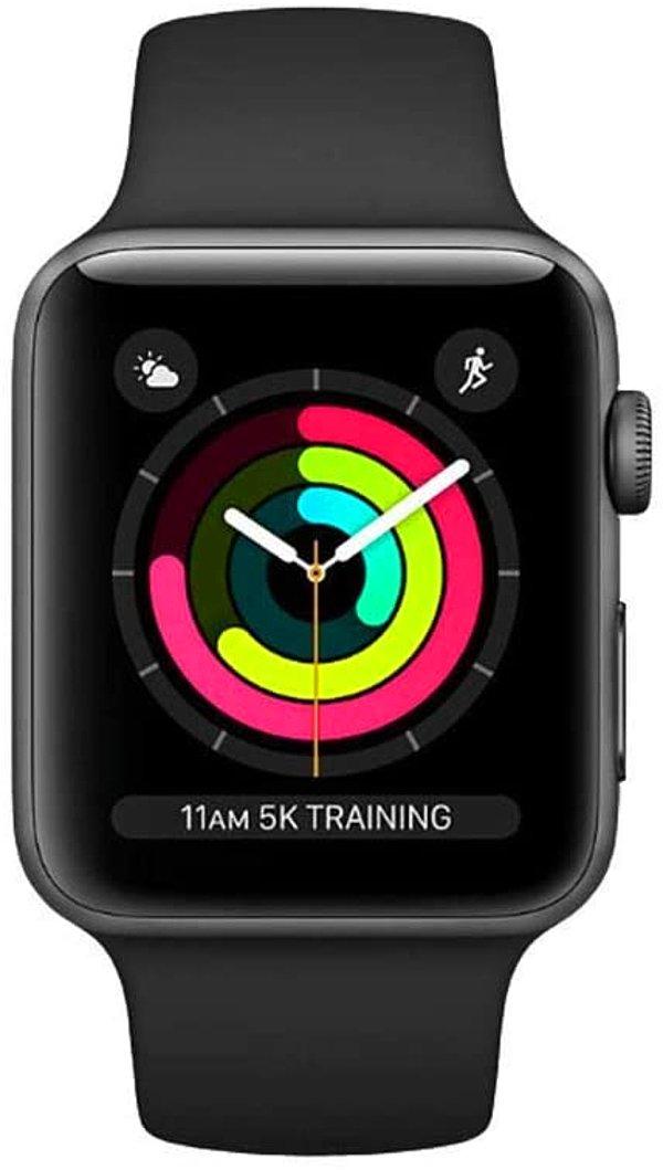 21. Apple Watch seri 3 GPS akıllı saat, siyah spor kordonuyla çok rahat!