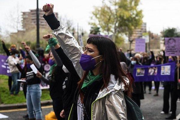 Bumei Derneği'nden Ana García, davanın reddine karşı çıkmış ve derneğin birçok kadın ile birlikte protestolara devam edeceklerini açıklamıştır.