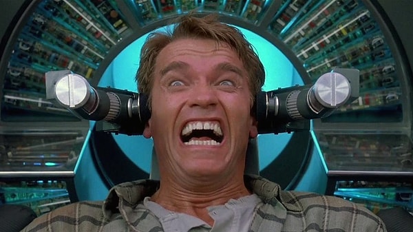 8. Total Recall (Gerçeğe Çağrı) - IMDb: 7.5