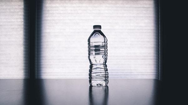 18. Günde 8 bardak su içmek kilo vermenizi sağlamaz.