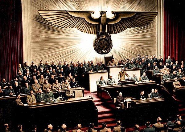 17. Almanya'nın ABD'ye savaş ilan ettiği oturumun, tarihe tanıklık eden fotoğrafı...