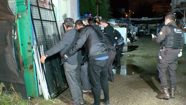 işçiler Geri Gönderme Merkezi’ne götürüldü