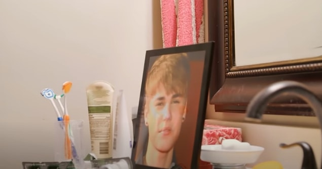 Şimdiye dek 100 farklı estetik operasyon geçiren Toby, tam anlamıyla Bieber'a dönüşmek için bir dizi daha ameliyat olması gerektiğini düşünüyor.