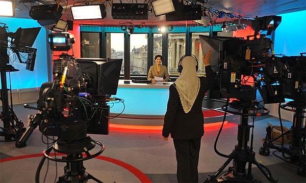 İran Radyo Televizyon Kurumu'nun (IRIB) geçtiğimiz haftalarda belirlediği kurallarda kadınları kapsayan yeni yasaklar bulunuyor.
