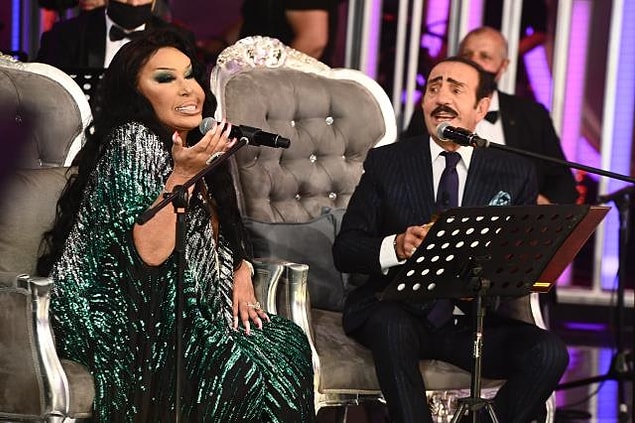 8. Bülent Ersoy ve Mustafa Keser'in beraber sunduğu 'Benzemez Kimse Bize' programı iki bölüm sonra yayından kalkmış ve herkesin kafasında soru işaretleri bırakmıştı.