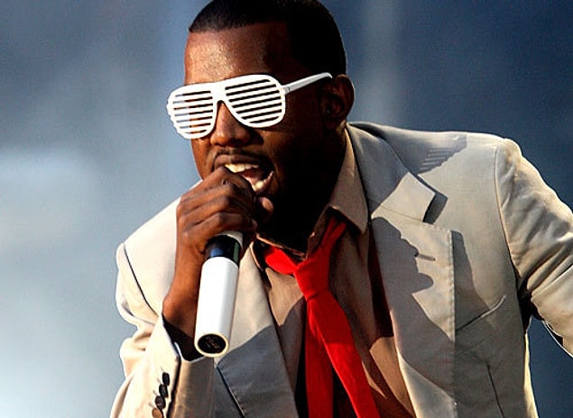 6. Kanye West'in panjurlu plastik gözlükleri bir ara her yerdeydi.