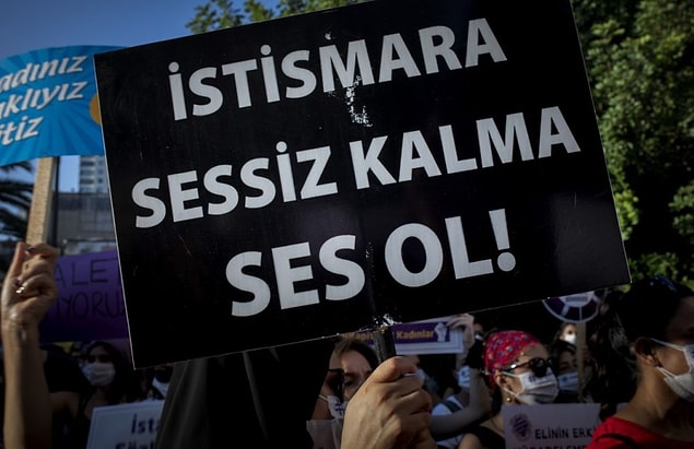İstanbul'da bir babanın 17 yaşındaki öz kızına tecavüz ettiği ortaya çıkmıştı. Baba, 'Hoca, 'Kızlık zarını bozmadan ilişkiye girebilirsin' dedi' diyerek kendini savunmuştu. İstismara uğrayan çocuk da babasının 'Seni karım yaptım, artık benim karımsın' dediğini belirtmişti.
