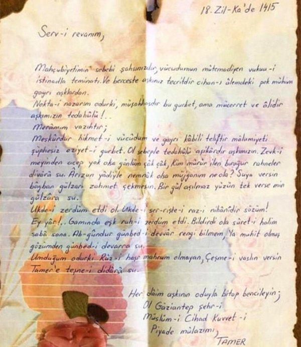 Aslında biz onları bu kadar yakından tanımadan onların birliktelikleri başlamıştı. Öyle ki, Tamer Karadağlı askerdeyken sevgilisi Arzu Balkan'a Osmanlıca şöyle bir mektup yazmıştı.