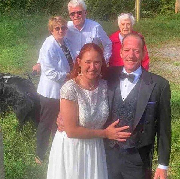 5. 96 yaşındaki anneannesi düğününe gelemeyince düğünü ayağına götürmüş...
