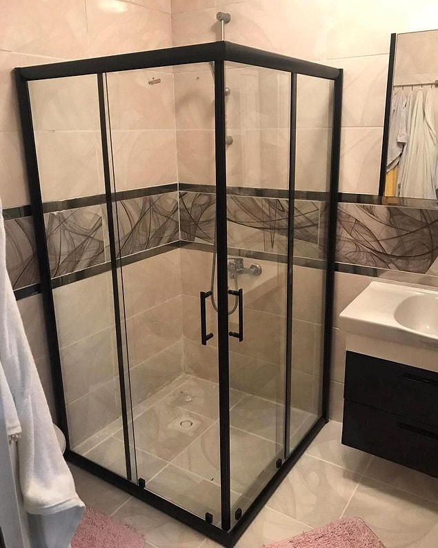 10. Geniş duşakabin varsa, büyük banyo da vardır!