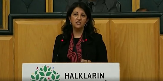 Buldan'dan Tamer Karadağlı'ya: 'Sesi Kesilmek İstenen Bütün Kadınların Yanındayız bu da Sana Kapak Olsun'