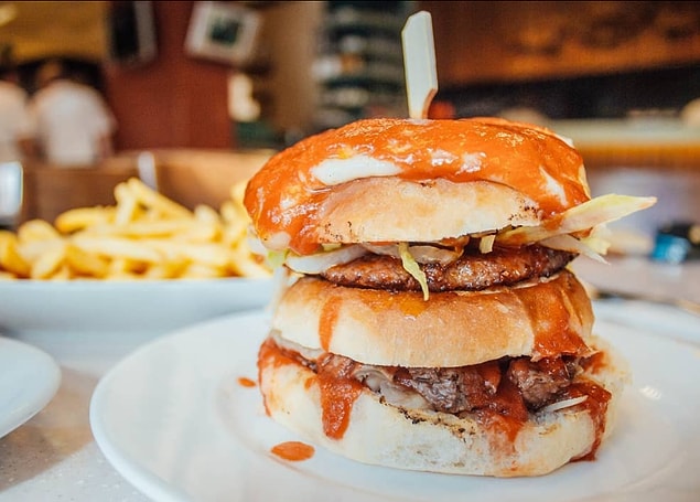 2. Ürünlerin reçetesini sır gibi saklayan J Burger…