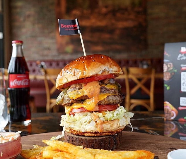 6. Sırrı kendi ürettiği hayvanlarını etini kullanmasında yatan Beeves Burger…