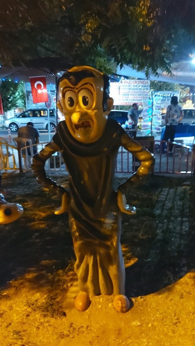 2. Birine benzettim ama söyleyemem :)