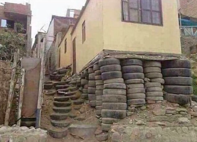 3. Mimar Sinan mezarında ters dönüyor şu an.