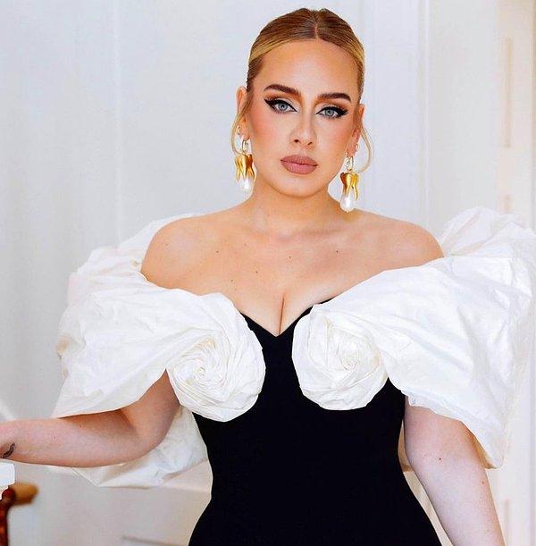 Dünyanın en çok kazanan sanatçılarından olan Adele, uzun bir aranın ardından yeni albüm çıkarmaya hazırlanıyor biliyorsunuz ki...