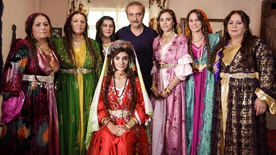 Ekşi Elmalar Konusu Nedir? Ekşi Elmalar Oyuncuları Kimlerdir?