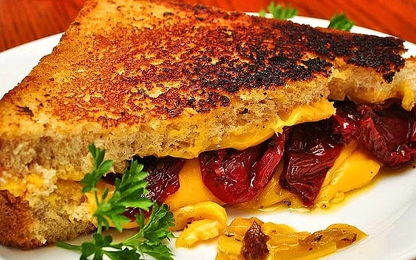 Grilled Cheese Tost Tarifi