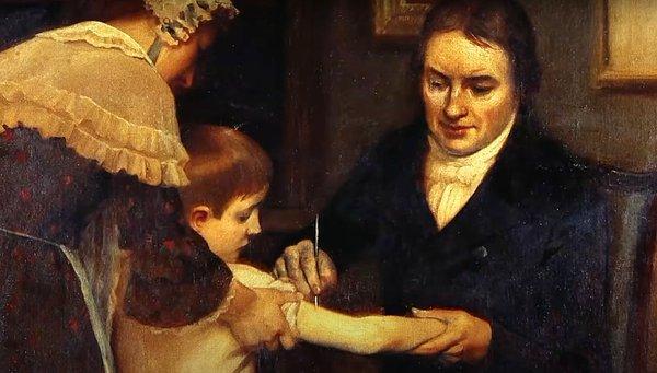 1700'lü yılların sonunda çocuklara yapılan çiçek aşısı o tarihlerde dahi omuzdan yapılır. Peki bu öylesine bir uygulama mıdır, günümüze gelmesi bir alışkanlıktan mı ibarettir?