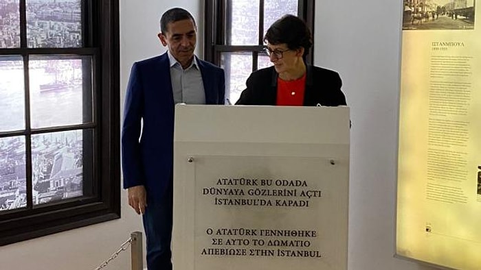 Özlem Türeci ve Uğur Şahin, Atatürk'ün Doğduğu Evi Ziyaret Etti: 'Modern Avrupa'nın Öncü Lideri'