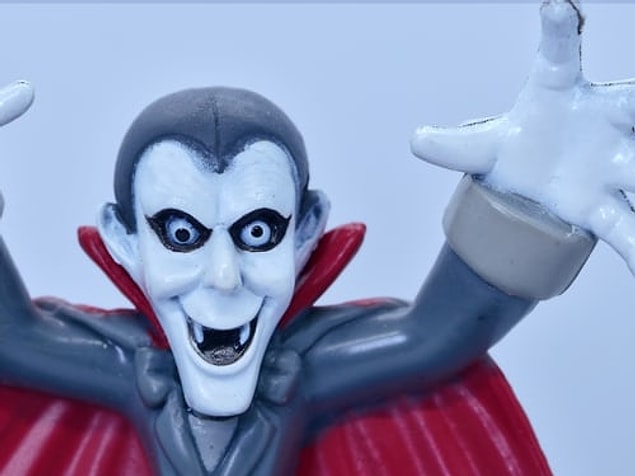 1. Vampirler gün ışığında yanar.