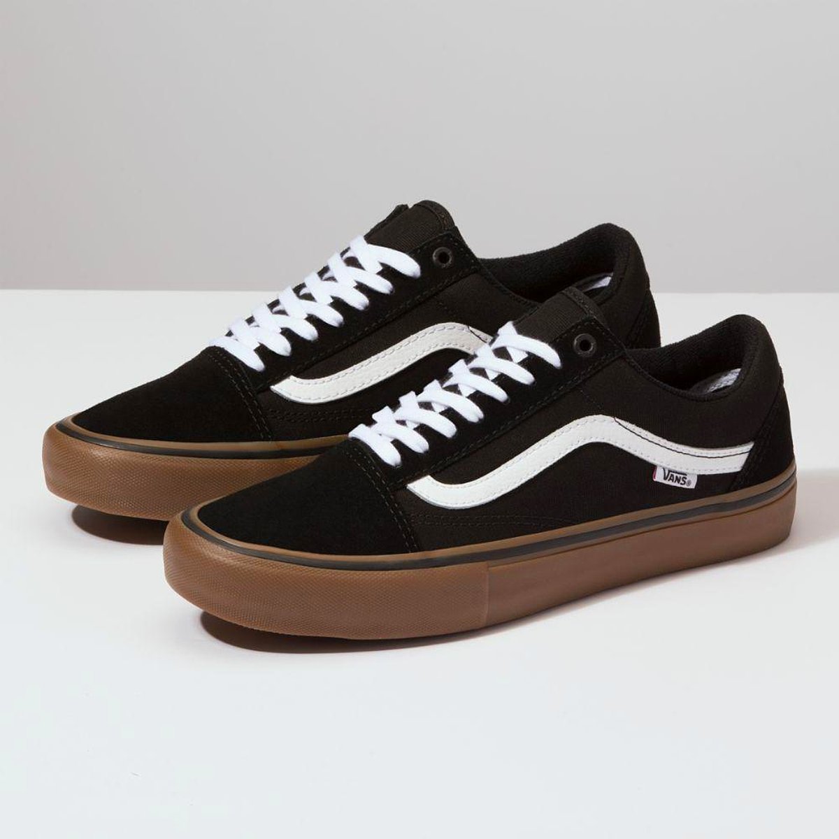 Слушать олды. Кеды vans old Skool Pro. Кеды Ванс Олд скул черные. Кеды vans old Skool Pro Black White Medium Gum. Кеды vans old Skool черные.