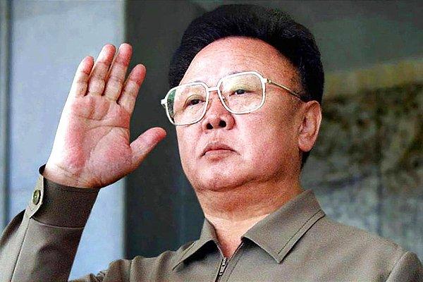 5. Kuzey Kore eski diktatörü Kim Jong-il büyük bir müzik aşığıydı. Ülkeyi yönettiği süre boyunca tam altı opera bestelemişti!