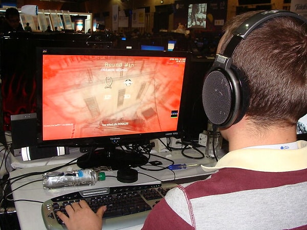 5. Пишу художественную литературу. Читаю художественную литературу. Играю в компьютерные игры