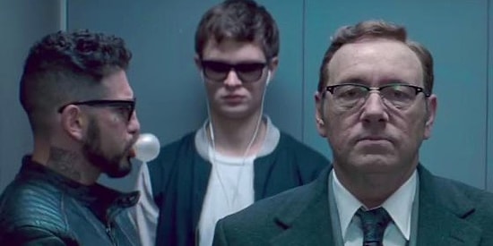 Sürü Psikolojisinin Mağduru Olduğumuzu Yüzümüze Çarpan Garip Asansör Deneyinde Siz Olsanız Ne Yapardınız?