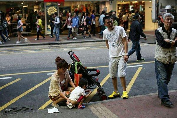 4. Çin'de çocuğunuzun tuvalet ihtiyacını sokakta öylece giderebilirsiniz.
