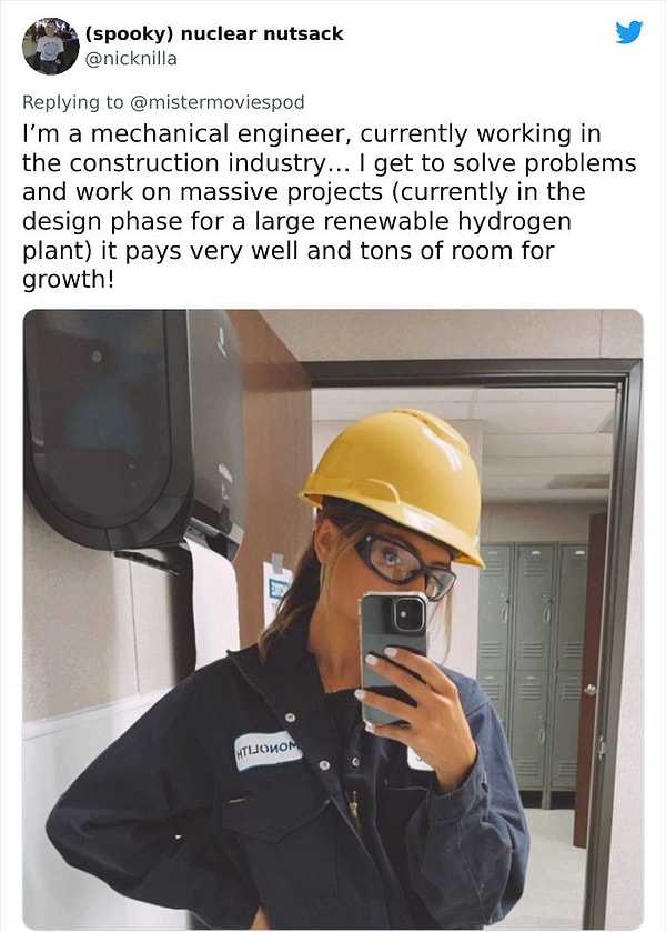32. "Makine mühendisiyim, şu anda inşaat endüstrisinde çalışıyorum. Problemleri çözüyorum ve büyük projelerde çalışıyorum...