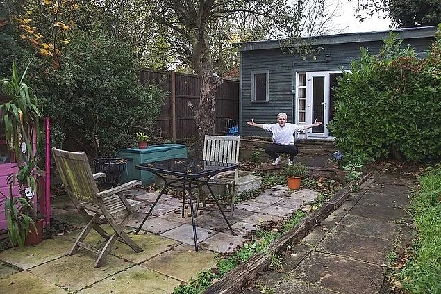 Uygulamada yazan bilgilere göre Londra'da yer alan bu restoran için insanların gelmeden önce rezervasyon yaptırmasını şart koşuluyor.