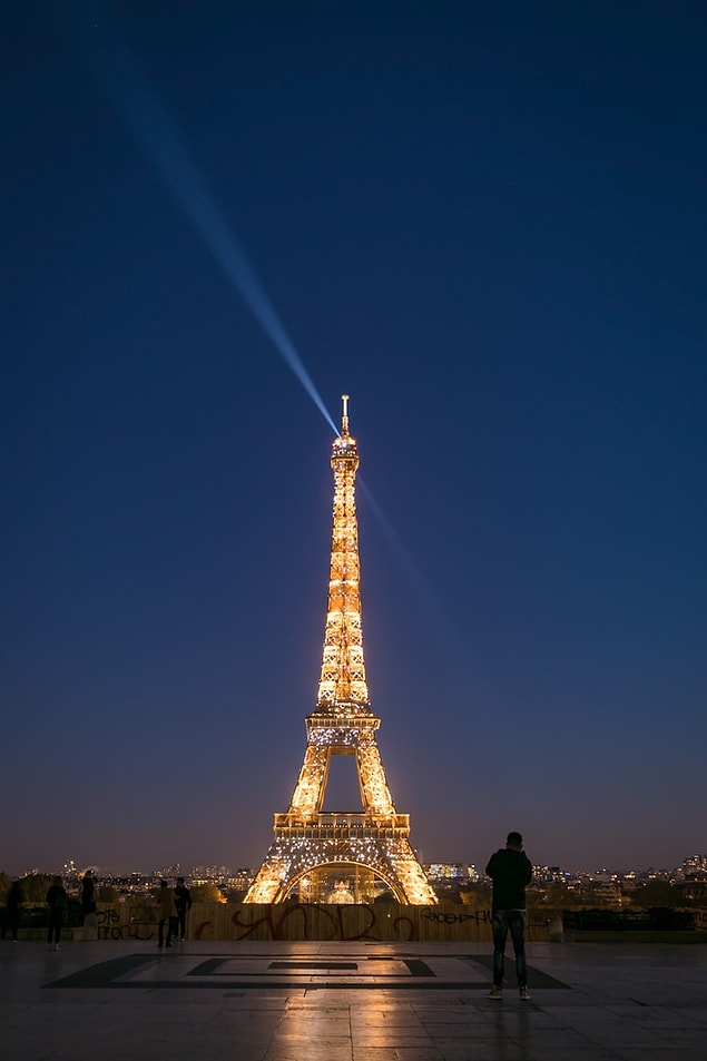 30. Fransa, Paris - 1422 dolar: