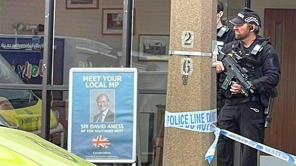 1997'den bu yana milletvekili olan Amess, seçim bölgesi olan Essex'teki toplantısı sırasında bıçaklı saldırıya uğramıştı.