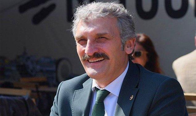 AKP'li Çamlı ise söz konusu kuyrukların ‘bereket yoğunluğu’ olduğunu söyledi.