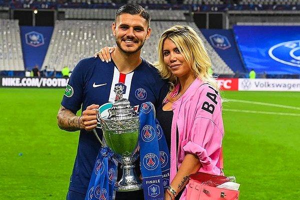 Paris Saint-Germain'in Arjantinli forveti Mauro Icardi ve eşi Wanda Nara uzun süredir spor dünyasının en çok konuşulan çiftlerinden biliyorsunuz ki.