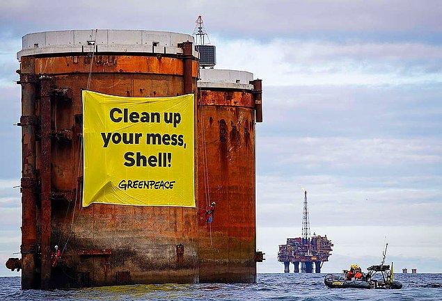8. Greenpeace, yıllardır çevre kirliliği konusunda mücadele ettiği uluslararası petrol şirketlerinden Shell'e ortak oldu.
