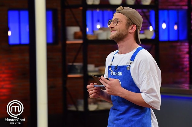 MasterChef'in sekizinci haftası da önceki haftalar gibi oldukça heyecanlı başladı. Mavi takım kaptanlığını kazanan Tahsin, Kırmızı takım için kaptan olarak Sergen'i seçti.