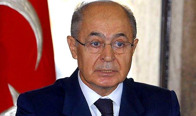 12. Anayasa Mahkemesi Başkanı Ahmet Necdet Sezer, Türkiye Cumhuriyeti'nin 10. cumhurbaşkanı oldu.