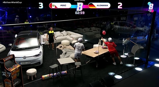 Daha Heyecanlı Bir Oyun Yok: Balonu Yere Düşürmeme Oyununun Acayip Heyecanlı Dünya Kupası Karşılaşması
