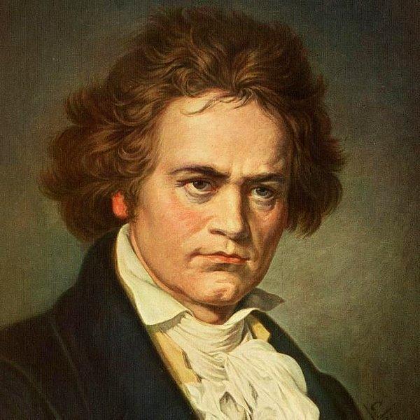 9. Beethoven kahveyi o kadar çok severmiş ki günde 60 fincandan fazla kahve içermiş.