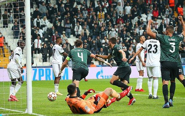 Temsilcimiz Beşiktaş, iyi başladığı maçın 15. dakikasında Coates'in golüyle 1-0 geriye düştü.