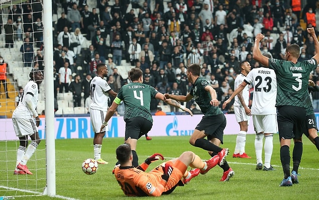 Temsilcimiz Beşiktaş, iyi başladığı maçın 15. dakikasında Coates'in golüyle 1-0 geriye düştü.