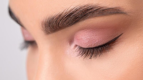 Kaşların Çabuk Çıkması İçin Ne Yapmalı? Kaş Uzatmak İçin Doğal Yöntemler…