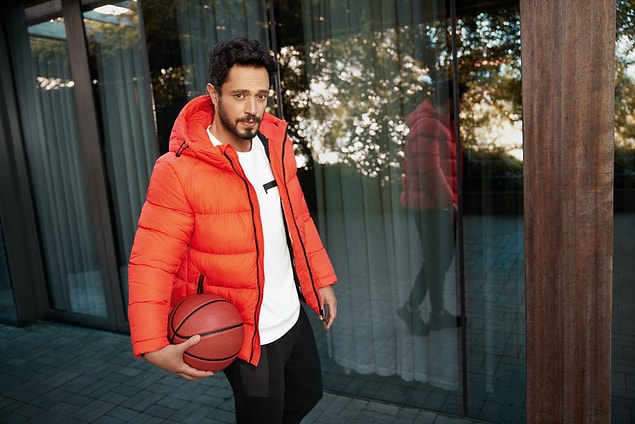 6. Hem spor hem de şık parçalar arıyorsanız rengarenk puffer montlar ile bu sezon oldukça havalı geçecek.